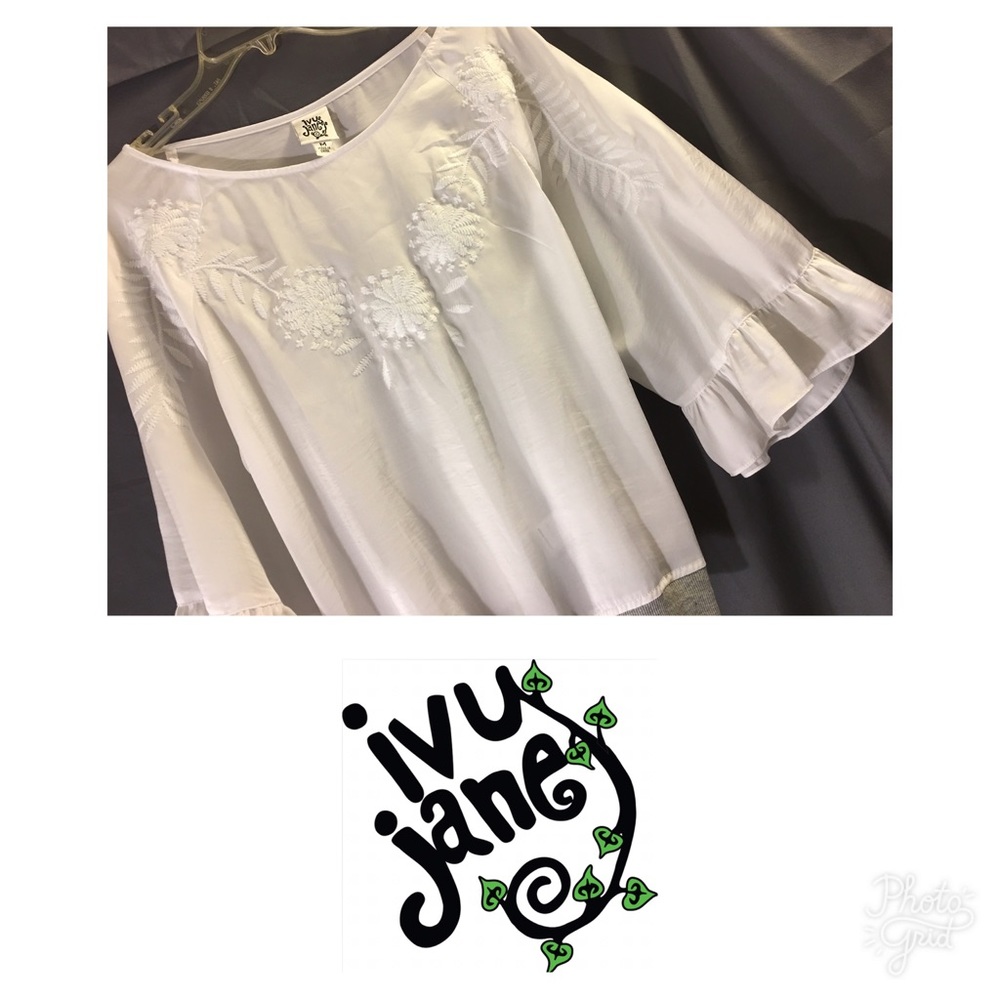 ivu Jane White Embroidered Top Size M